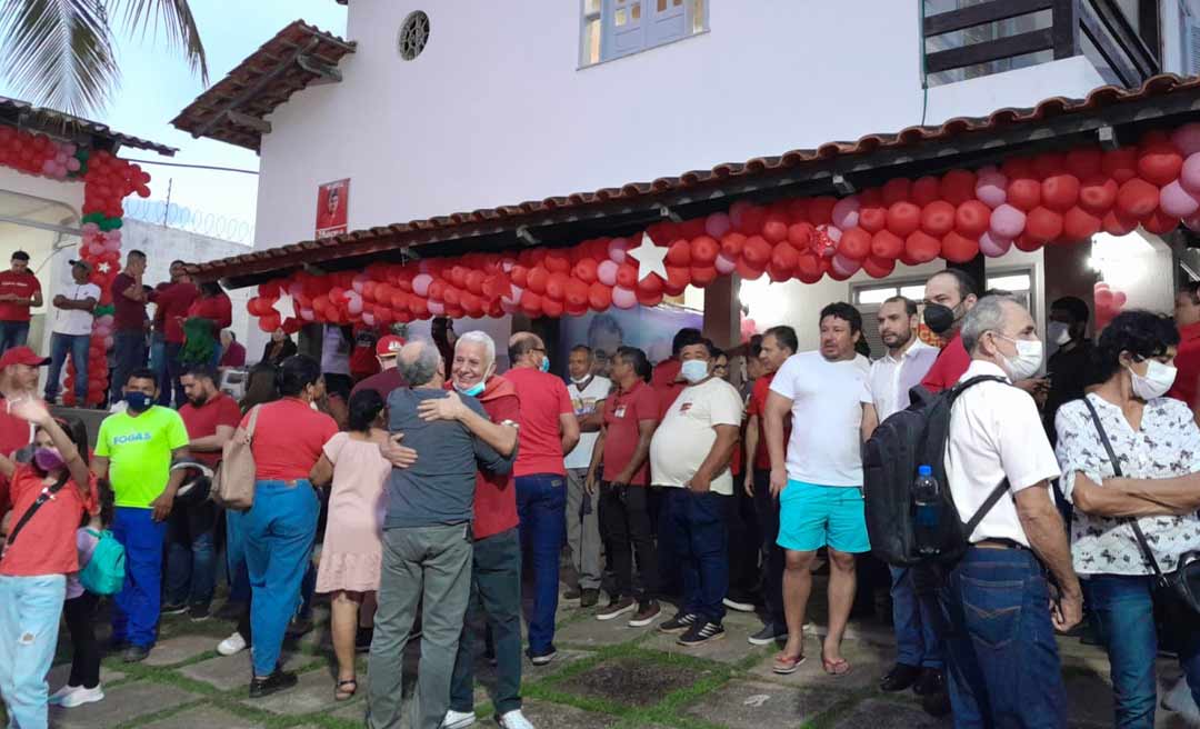Petistas lotam sede do partido em Rio Branco para convenção