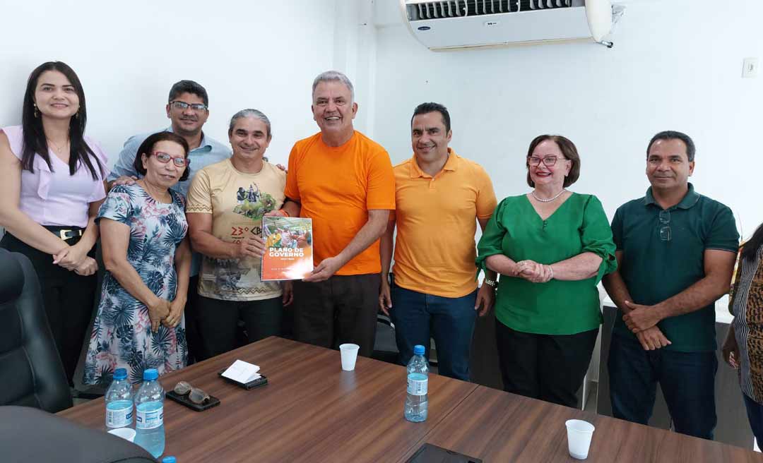 Petecão, Tota Filho e Vanda Milani entregam Plano de Governo ao Conselho Regional de Enfermagem do Acre, Coren-AC