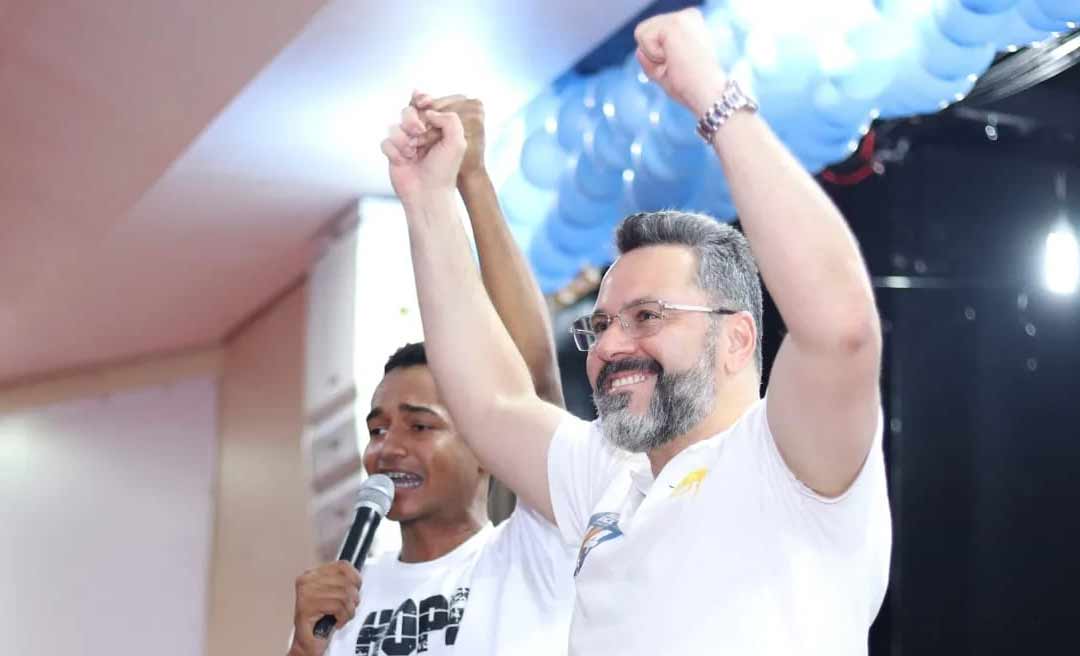 Em reuniões com a juventude, Alan Rick destaca recursos enviados para o esporte e educação profissionalizante