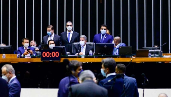 1 a cada 5 deputados duplica patrimônio em 4 anos; 69% estão melhores hoje que em 2018