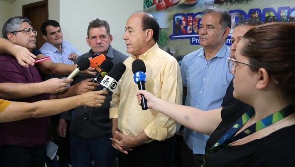 Bocalom anuncia inicio de recuperação de ramais asfaltados do município