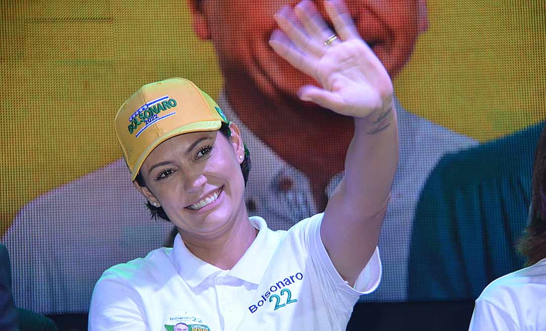 Michelle Bolsonaro fala em batalha espiritual em encontro com mulheres no Acre