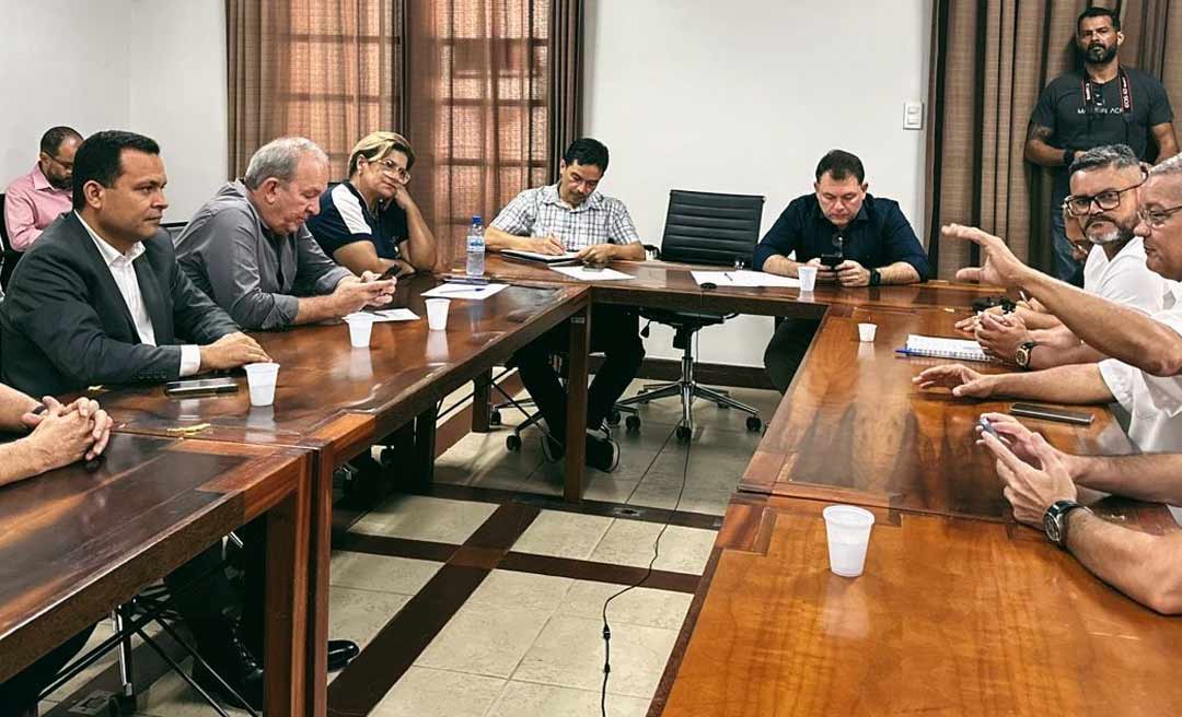 A convite do Governo, Tadeu Hassem discute plantões dos técnicos em enfermagem