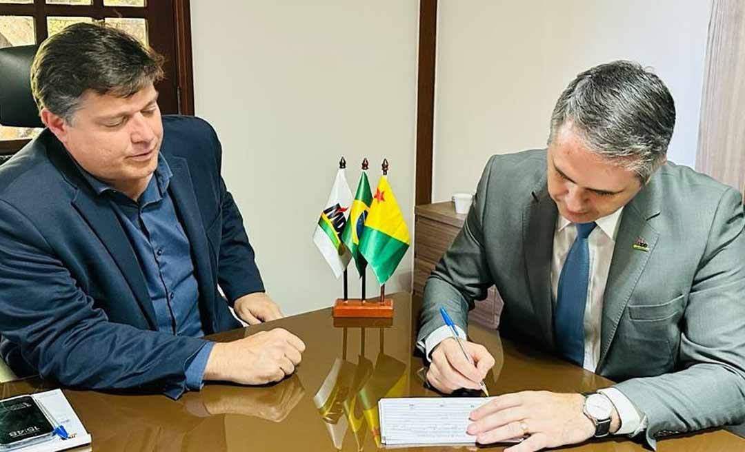 Marcus Alexandre se filia ao MDB em ato com Baleia Rossi em Brasília