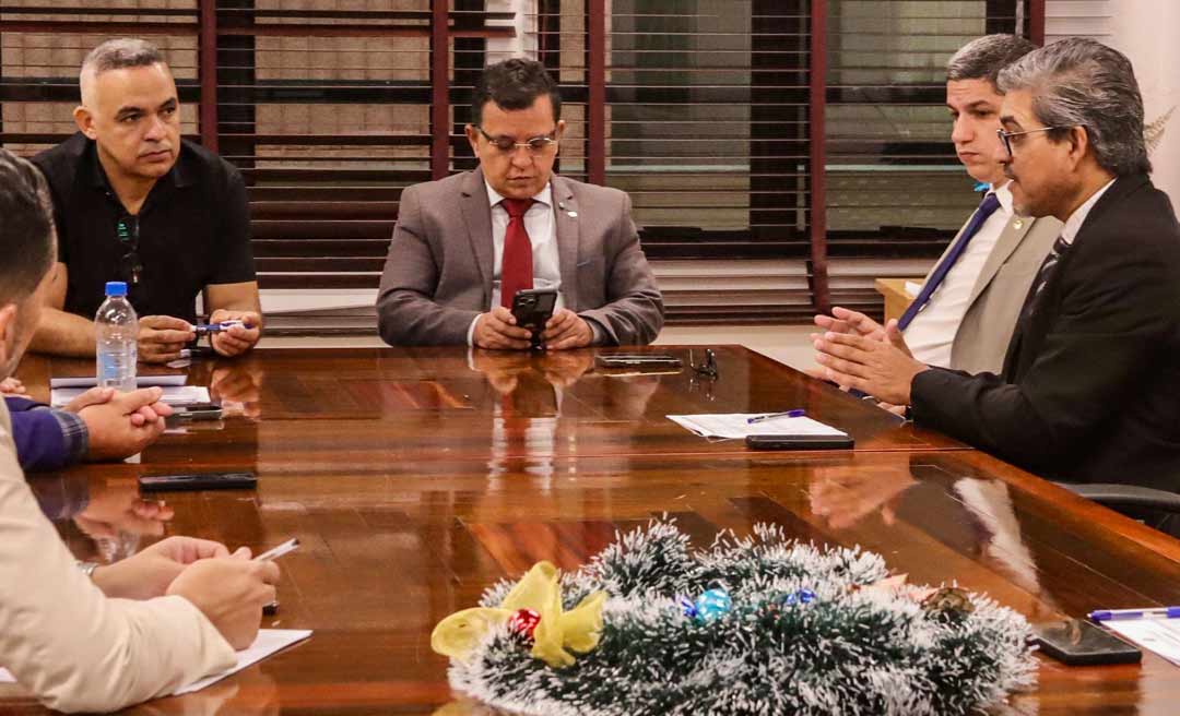 Ricardo Brandão vai à Aleac e alinha com deputados destinação de emendas