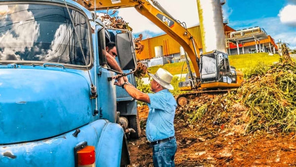 Mais de 800 toneladas de entulhos foram retirados de córregos e igarapés em Rio Branco, diz prefeitura