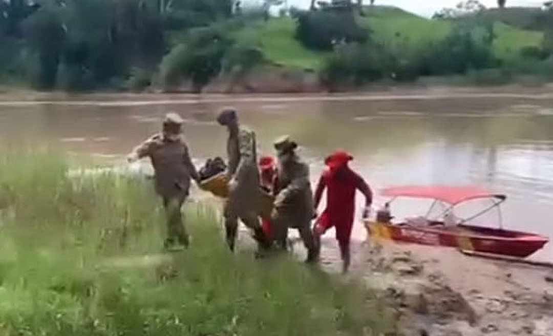 Corpos de irmãs mortas após serem atingidas por raio chegam à cidade de Feijó
