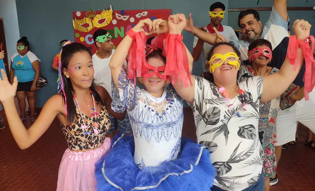 Apae Rio Branco realiza festa de carnaval com alunos da entidade