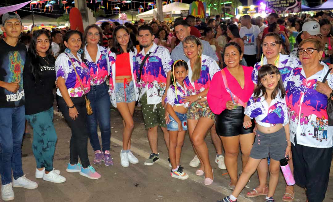 Carnaval de Brasileia: Têm milhares de foliões na fronteira, diversão e alegria em Alta