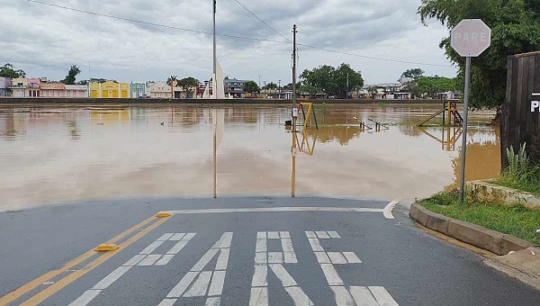 Rio Acre chega a 14, 67 metros em Rio Branco e sete famílias são retiradas de área alagada no Bairro da Base