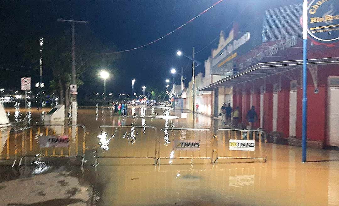Cheia do rio Acre: acesso ao Calçadão da Gameleira é interditado pela RBTrans