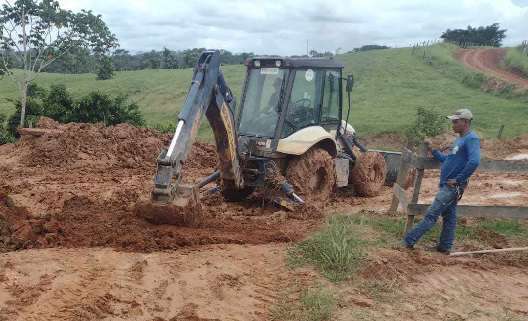 Deracre trabalha em melhorias de acesso de rotas escolares em ramais da Transacreana