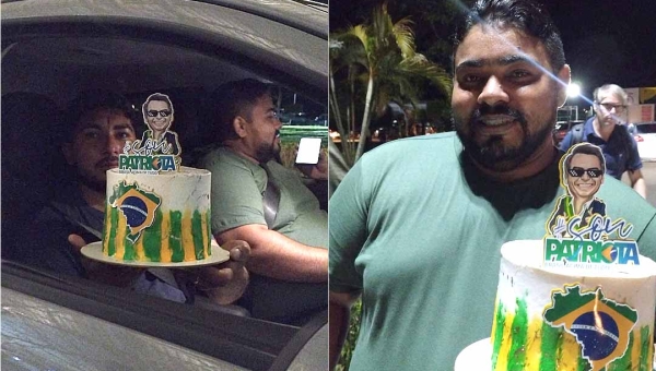 Bolsonarista leva bolo para comemorar aniversário de Bolsonaro no aeroporto de Rio Branco