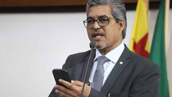 Edvaldo Magalhães sai em defesa da convocação dos aprovados do concurso da Saúde e diz que há previsão para segunda quinzena de abril