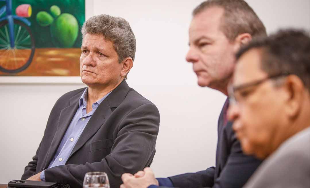 Cooperativas de Trabalho buscam apoio de deputados para continuarem a execução de contratos em órgãos e instituições públicas