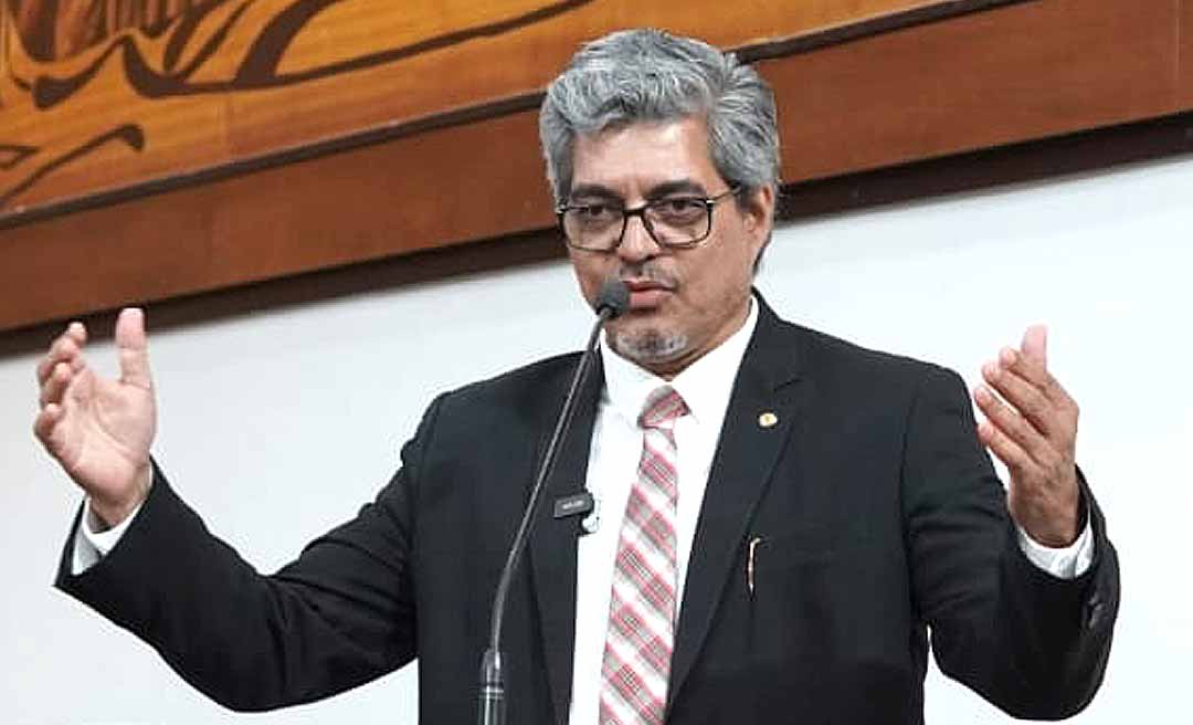 Edvaldo Magalhães volta a defender a restruturação da tabela do PCCR da Educação e lembra que escolas integrais estão sem o prato extra