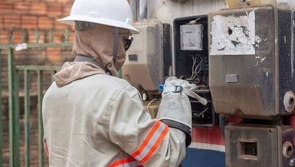 Energisa contesta Eduardo Ribeiro e diz que energia de cliente foi suspensa por “irregularidade” e não por “inadimplência”