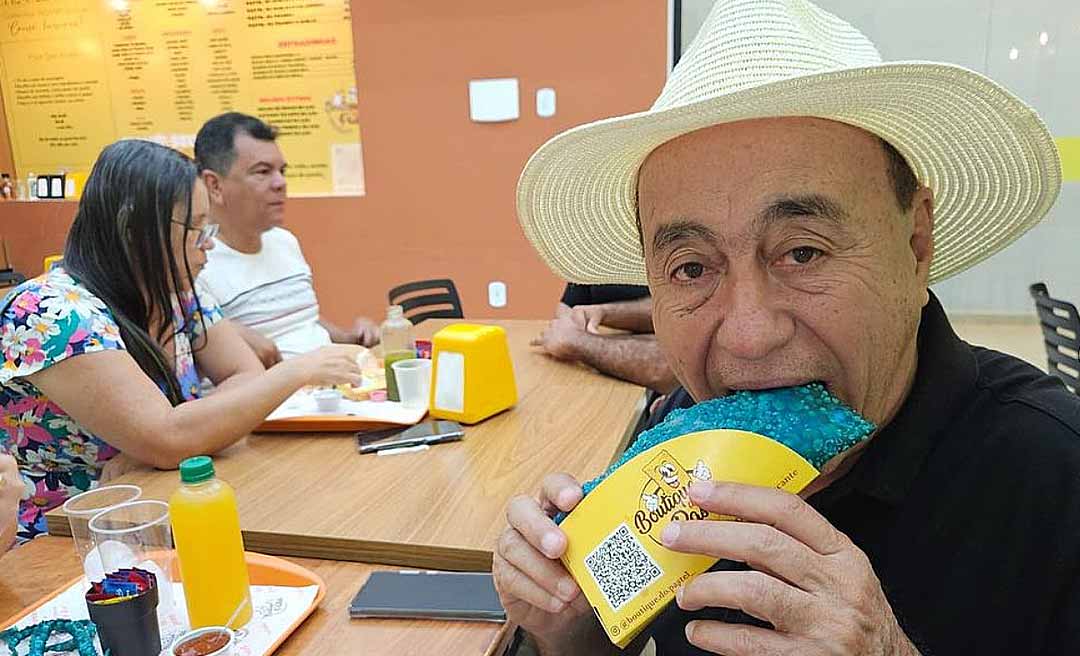 Em post comendo pastel azul, Bocalom ironiza pesquisa: “Minha preocupação”