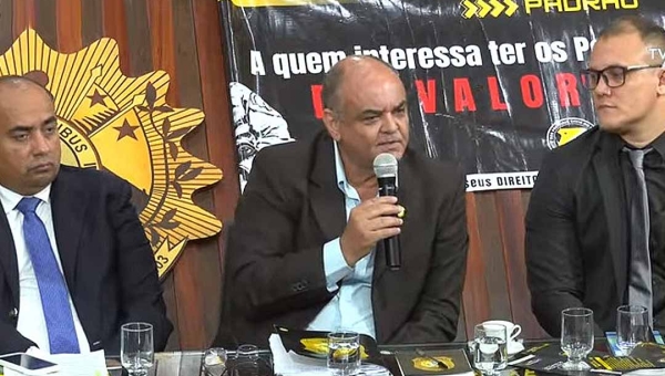 “Da minha parte, eu nunca os tratei como baderneiros”, diz Henrique Maciel a policiais civis