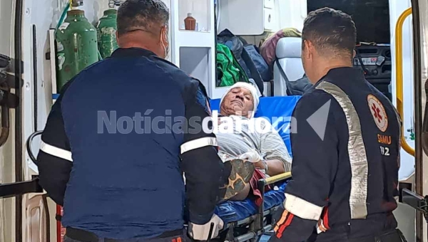 Idoso é agredido por sobrinho a golpes de barra de ferro, tem dedos das mãos quebrados, corte na cabeça e fica em estado grave