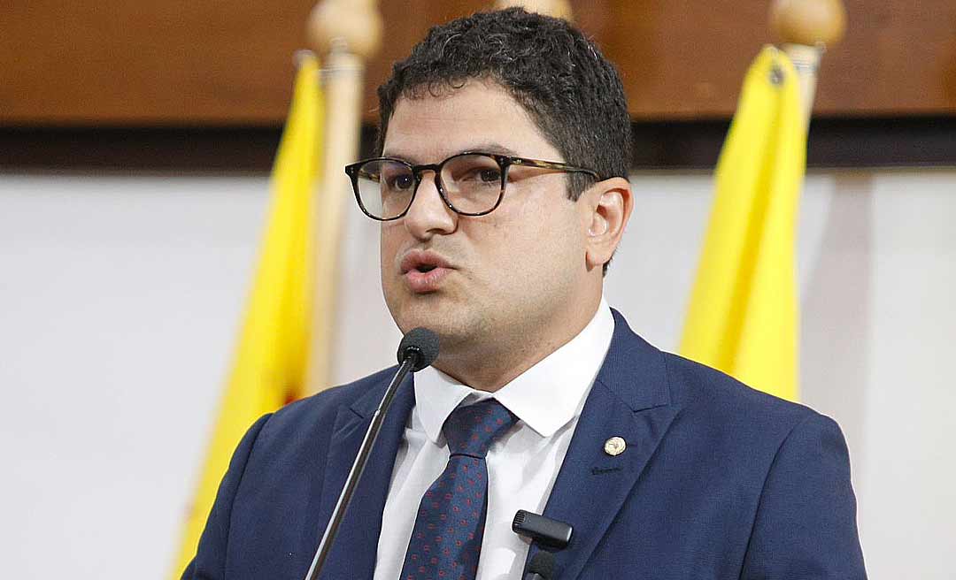Eduardo Ribeiro recebe ‘afagos’ da situação e da oposição na primeira sessão após ser escolhido vice-líder do governo