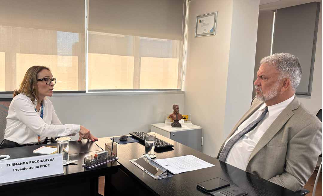 Petecão pede ao FNDE prioridade para a conclusão de obras educacionais inacabadas e paralisadas no Acre