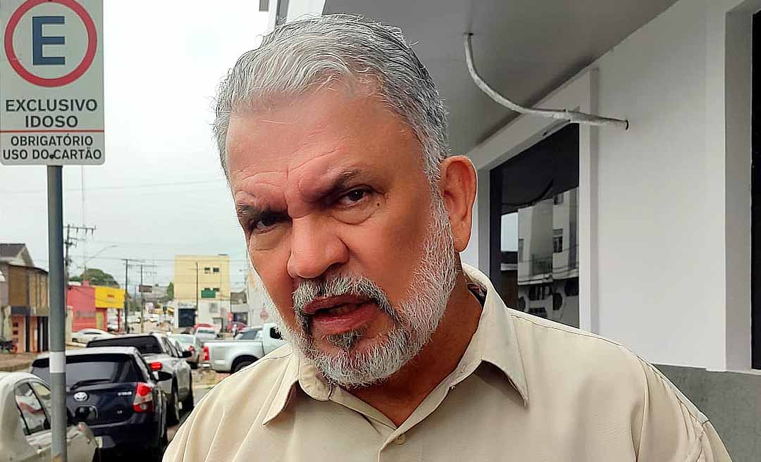 "Bocalom tem a máquina nas mãos, porém o povo simpatiza com Marcus Alexandre", diz Petecão