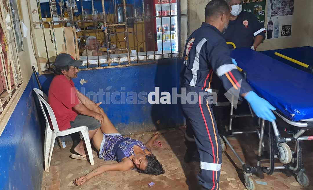 Mulher corre e pede socorro em bar após ser baleada na perna no Belo Jardim I