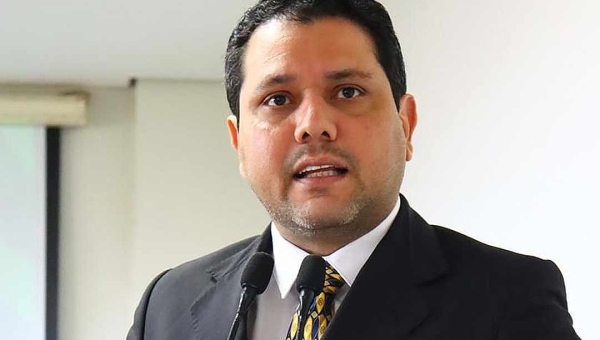 Líder do prefeito na Câmara repudia atitude de Fábio Araújo: "Chacota com o sonho de milhares de pessoas"