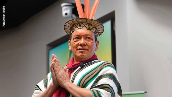 Liderança indígena defende demarcações de terras e necessidade da construção de uma agenda para frear o aquecimento global