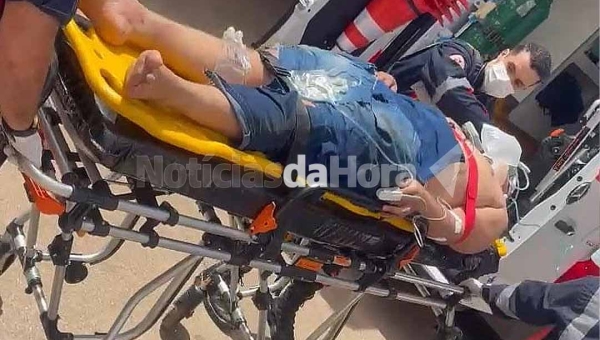 Motociclista fica em estado grave e precisa ser entubado após sofrer acidente na Estrada do Calafate