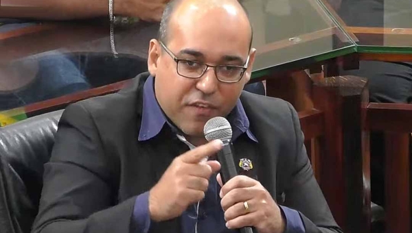 Militar diz que policiais estão sendo “convidados” a deixarem suas casas para não serem mortos pelas facções