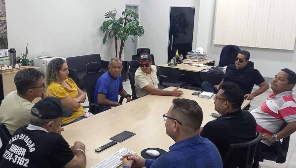 Vereador Piaba pede que permissionários tenham um espaço adequado até a conclusão das obras no Mercado Elias Mansour