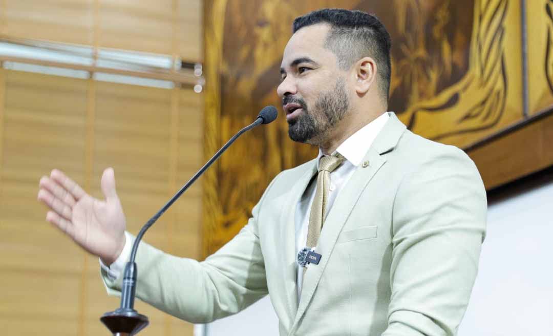 Arlenilson Cunha propõe regulamentação das horas de trabalho dos Assistentes Sociais no Acre