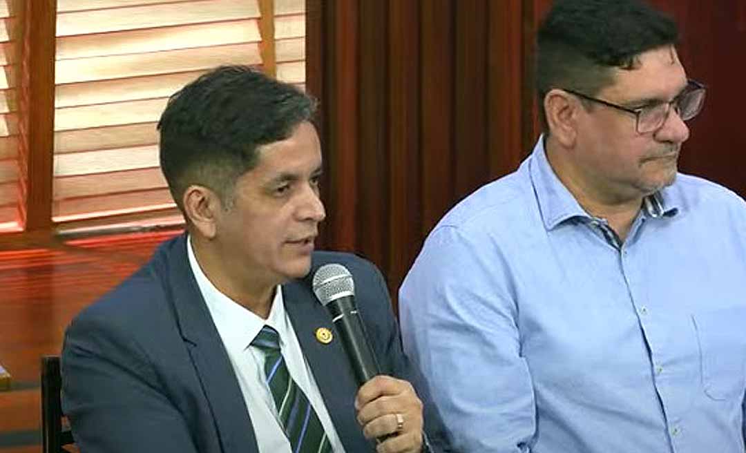 “Politicamente a gente vive um momento de mais equilíbrio”, diz Amarísio de Freitas na Aleac ao discutir a LDO