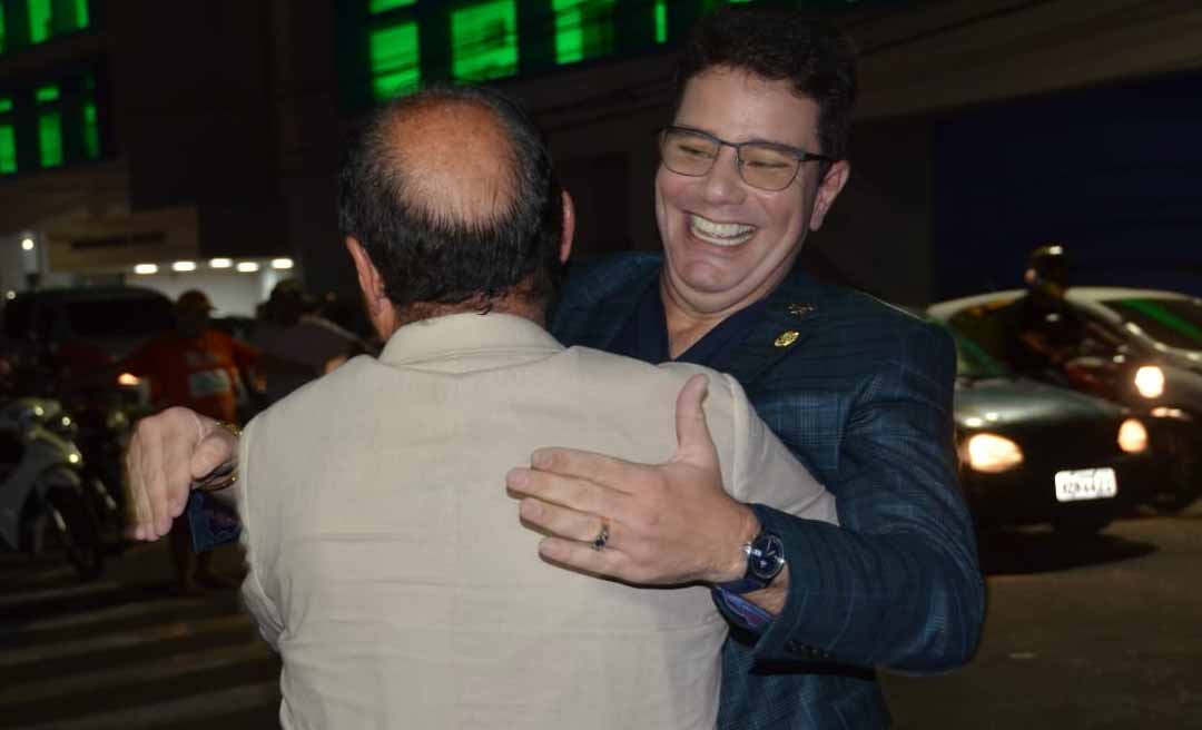 Gladson assina termo para recuperação de ruas e ramais na Capital; ação favorece campanha de Bocalom