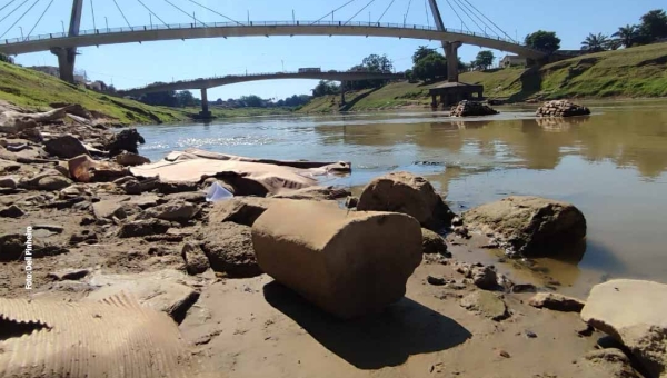 Rio Acre pode atingir menor nível da história em RB; Defesa Civil alerta que situação pode se agravar em duas semanas