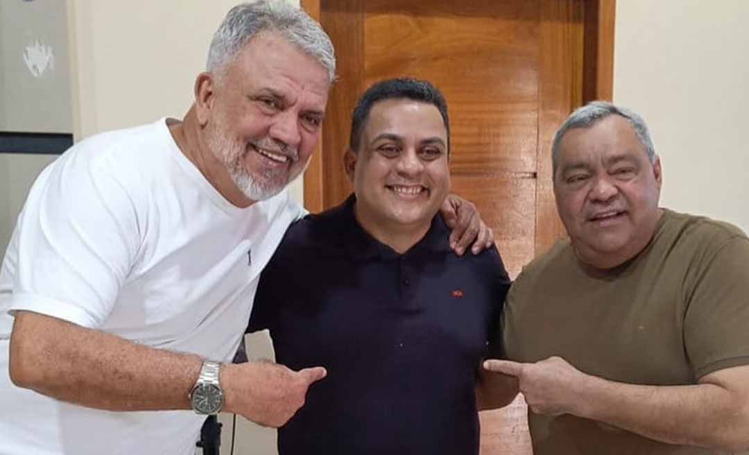 Gilberto Lira recebe apoio do senador Sérgio Petecão na disputa pela prefeitura de Sena Madureira