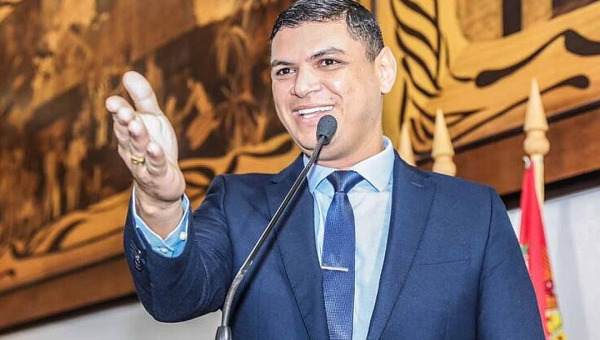 Deputado Pablo Bregense comemora semana dos técnicos industriais em sessão solene