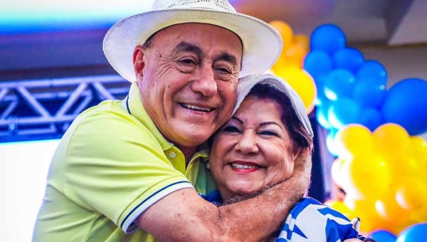 Ao lado de Nabiha, Bocalom e Alysson celebram apoio de profissionais da Educação em no Afa Jardim