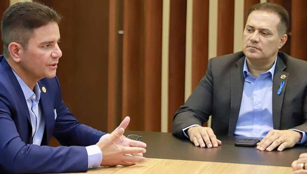Conselheiro Ribamar Trindade pede explicações a Gladson Cameli sobre gastos com pessoal ativo