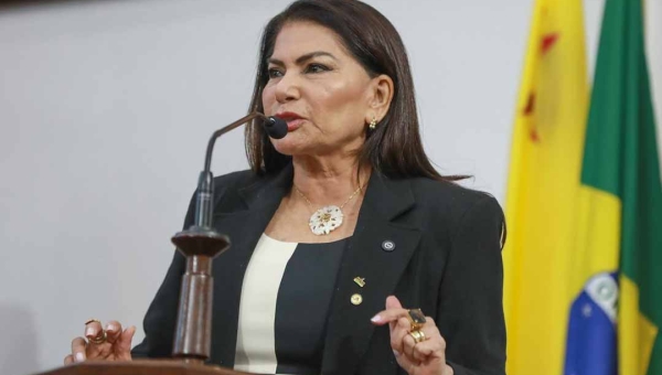 Ao citar o Hospital de Feijó, Antônia Sales diz que Gladson precisa ter pulso firme e resolver os problemas da Saúde
