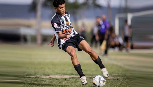Acreano Gabriel Idalino é apresentado pelo Central-PE e inicia avaliações físicas; jovem é promessa no futebol nacional