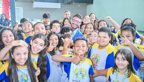 Com a presença do governador Gladson Cameli, mais de mil alunos se formam no Proerd