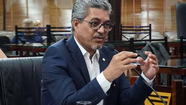 Deputados abraçam iniciativa de Edvaldo Magalhães de retirar videoaula do novo edital do concurso da Educação