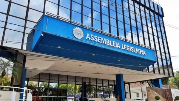 Aleac desiste de contratar posto de combustível para abastecer frota, após “problemas técnicos” em pregão