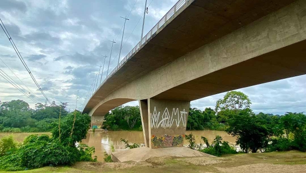 Rio Acre registra retração na Capital nesta segunda-feira, mas alerta para enchentes permanece