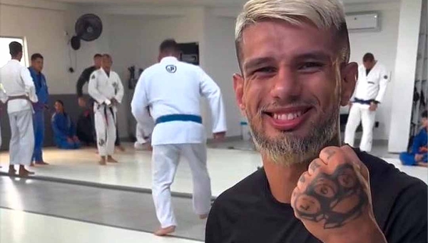 Após conquistar o “Cinturão” no MMA, em Porto Velho, lutador acreano Thomas Bryan assina contrato para lutar na França