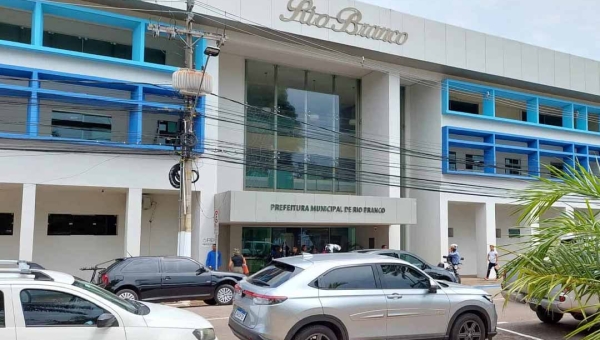 Secretários municipais recebem salários com aumento mesmo após decisão judicial; prefeitura diz que não foi possível cumprir determinação