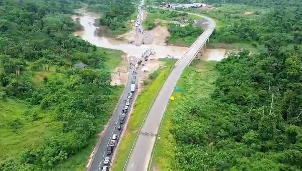 Ricardo Araújo diz que ponte sobre o Caeté está com tráfego controlado: “pare e siga”